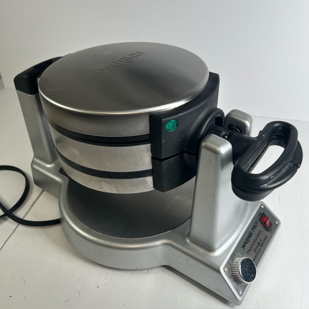 Waring double waffle maker stainless steel EUC WMK600